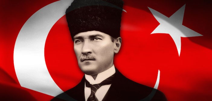 Ataturk: el padre de la Turquía moderna después de siglos de Sultanes guardianes de la Fe (imagen: khakispecs.com)