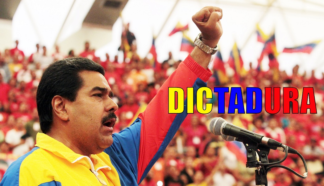 CAR03. BARINAS (VENEZUELA), 30/03/13 .- Fotografía cedida por Prensa de Miraflores hoy, sábado 30 de marzo de 2013, que muestra al presidente encargado de Venezuela y candidato oficialista, Nicolás Maduro, durante su participación en un acto de precampaña en Barinas. Maduro, acusó hoy a su rival y líder de la oposición, Henrique Capriles, de intentar llevar una "campaña de violencia" y de provocación con vistas a las elecciones de abril próximo y prometió que garantizará la paz en el país. EFE/PRENSA DE MIRAFLORES/SOLO USO EDITORIAL/NO VENTAS
