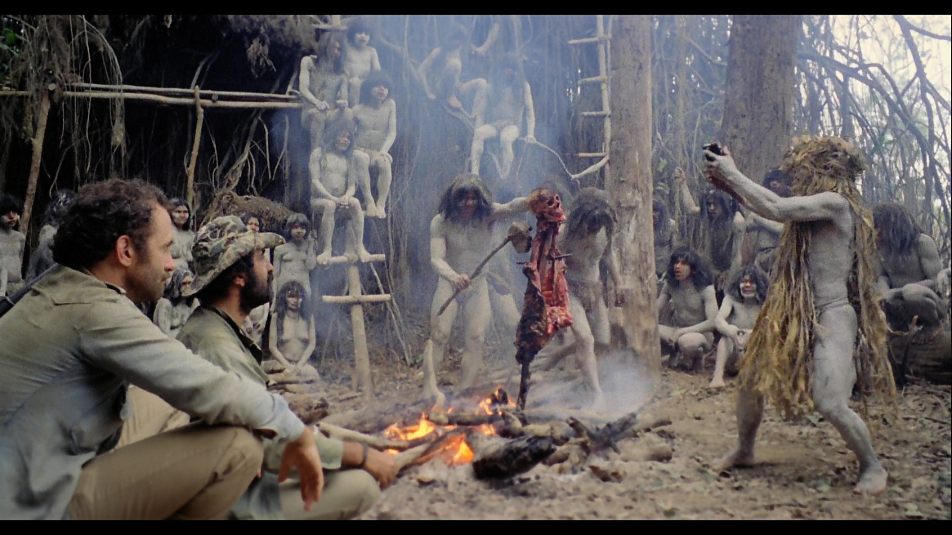 Para los cines las comunidades nativas son peores que los de Holocausto Canibal. Imagen: www.dvdbeaver.com.