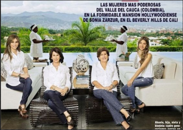 Esta es una fotografía en la revista Hola de Colombia, que fue criticada por el alto grado de racismo en su composición. La foto es referencial para la historia.