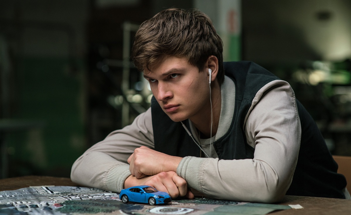 Baby-Driver-Baby-Ansel-Elgort-with-map-copia