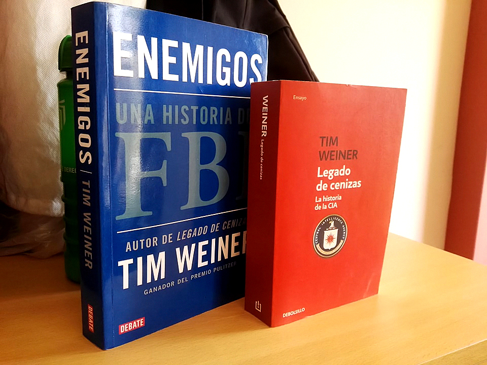 Libros del periodista Premio Pulitzer Tim Weiner sobre la CIA y el FBI.