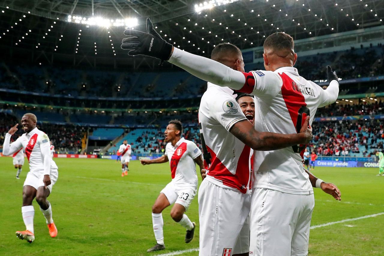 Paolo celebra su gol ante Chile. (Foto: EFE)